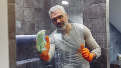 Kalk på badet: en enkel guide til rene fliser, glass og armaturer