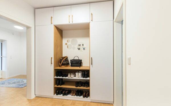 Slik får du luktfrie sko og en gang som ikke lukter garderobe