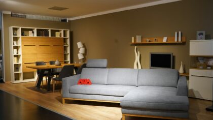 Smart oppbevaring i stuen: praktiske grep som gir mer plass uten å ofre stil