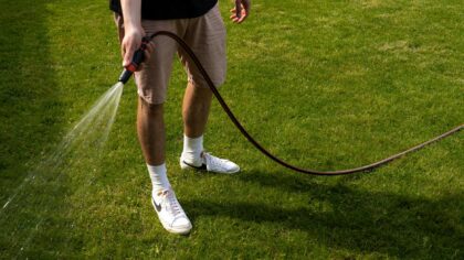 Smart vanning i hagen: en enkel guide som sparer både tid og vann