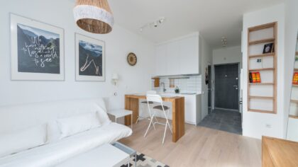 Månedlig sjekkliste for leiligheten din som faktisk er realistisk å følge