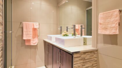 Slik holder du badet rent i hverdagen uten store ryddeaksjoner
