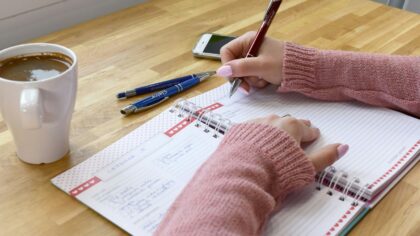 Stressfri rengjøring: slik lager du en ukentlig vaskeplan som faktisk fungerer